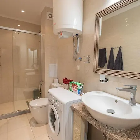 Calm & Fully Equipped Argisht Partez Apartment Warna